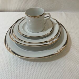 Mikasa Omega Fine China  Black & White 5-piece Place Setting.